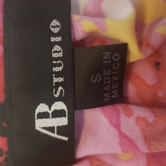 Cowl Neck Sleeveless Blouse - Picture 6 of 8